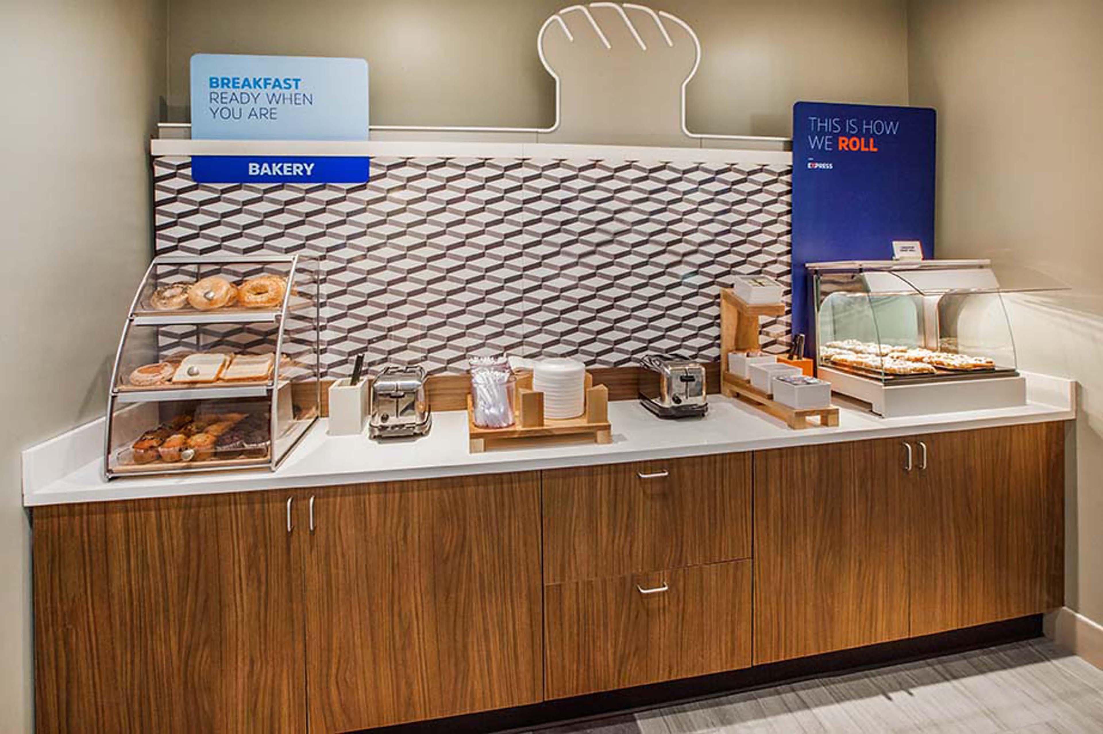 Holiday Inn Express - Alliance By Ihg Екстер'єр фото