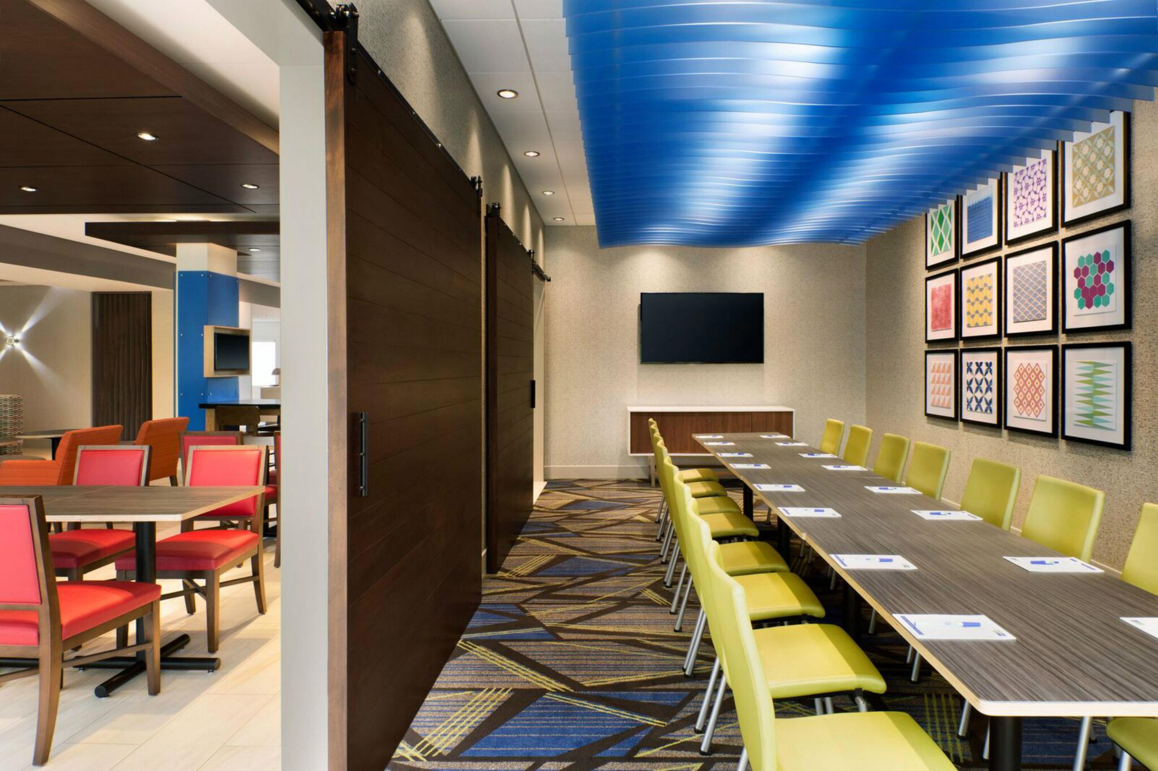 Holiday Inn Express - Alliance By Ihg Екстер'єр фото